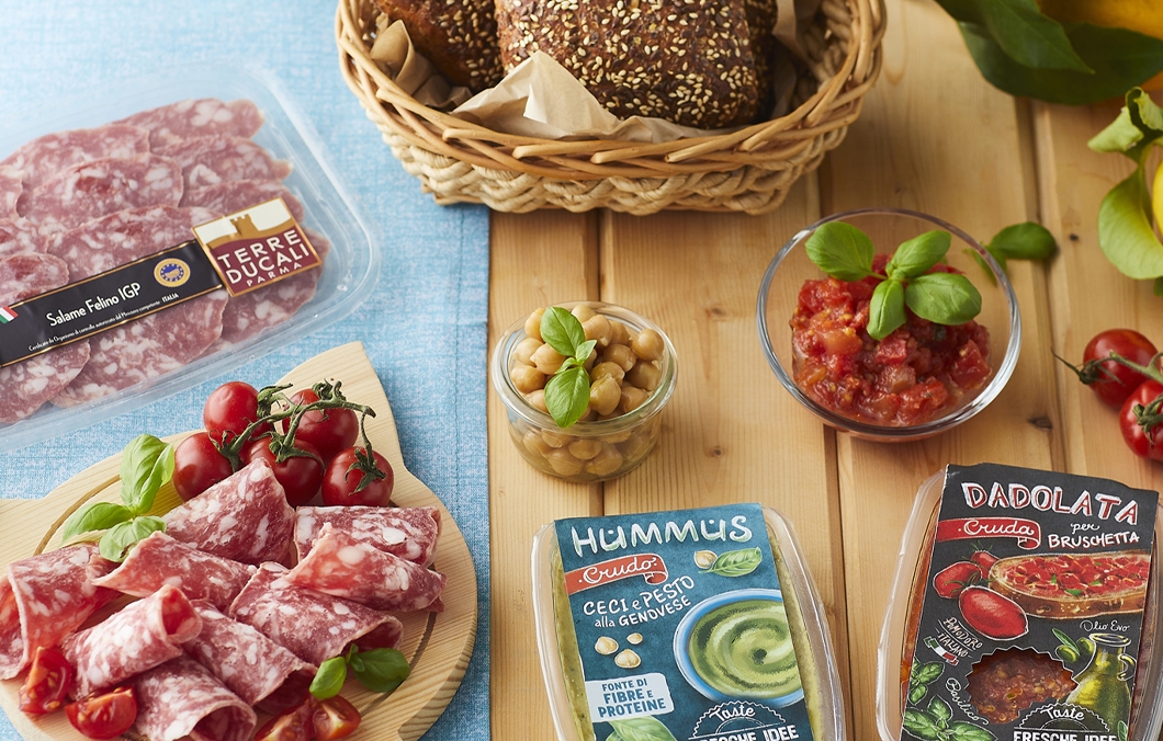 AperiTiamo all’italiana: grandi classici, piccoli assaggi